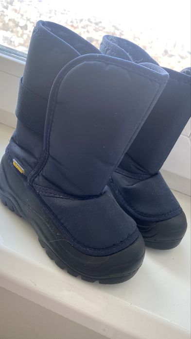 Продам зимнюю новую обувь