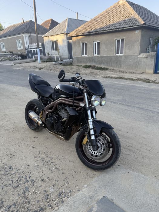 Triumph stit tripl 1050