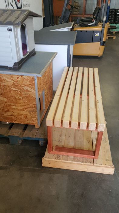 Banco de jardim em madeira