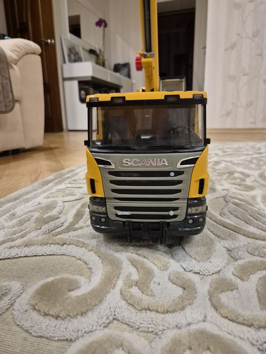 Машинка Bruder Автокран Scania Super 560R