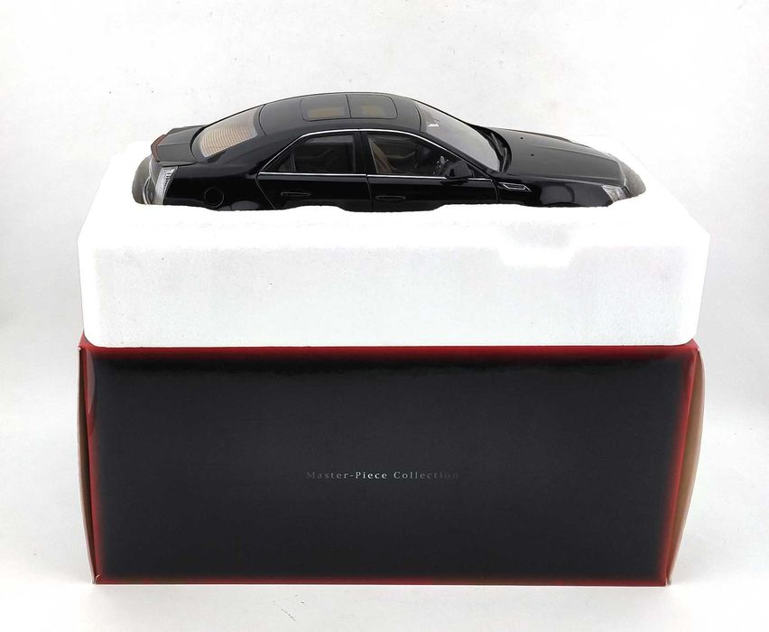 1/18 Cadillac CTS 2008 black Kyosho G001BK