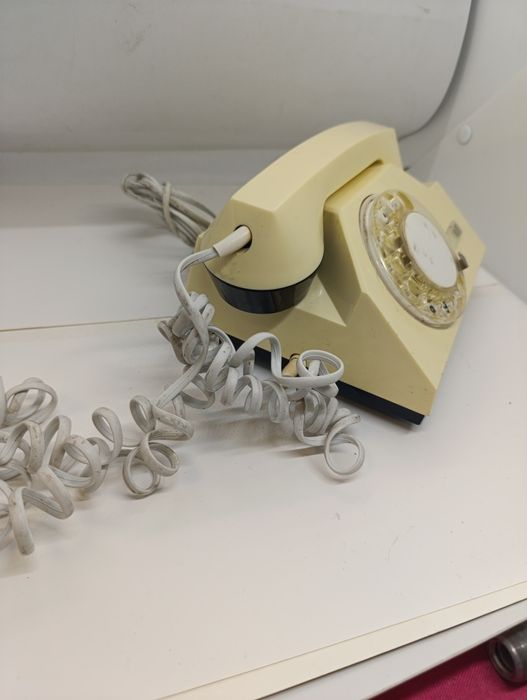 Старший радянський стаціонарний телефон СССР вінтаж ретро з круглим