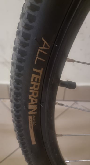 Rower górski MTB marki Rockrider ST 100. Koła 27,5