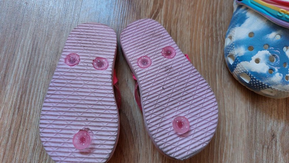 Новая Летняя обувь для девочки,сандалики босоножки 22/23 размер
усті