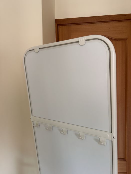 Espelho de pé, branco