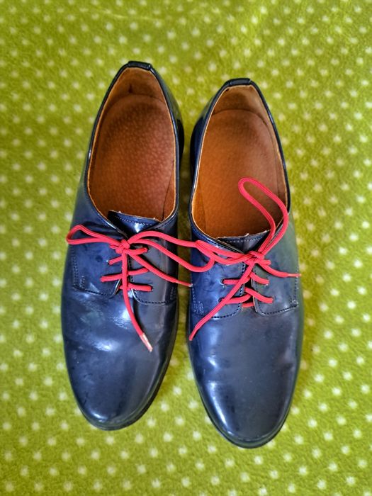 Buty do garnituru