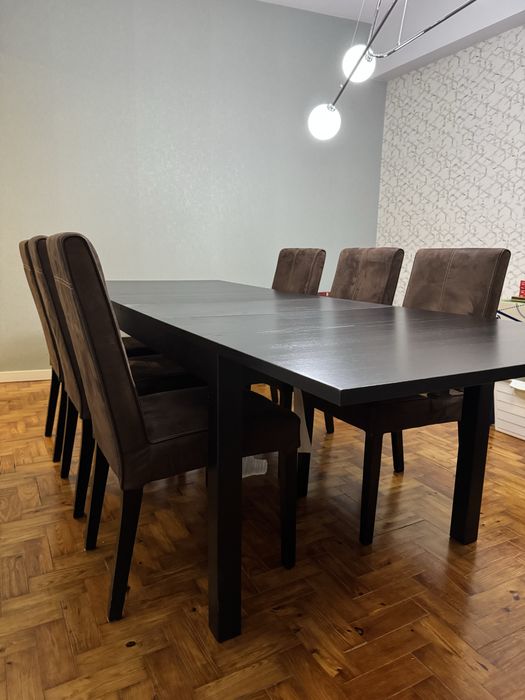 Mesa extensivel com 6 cadeiras (175/217/259)