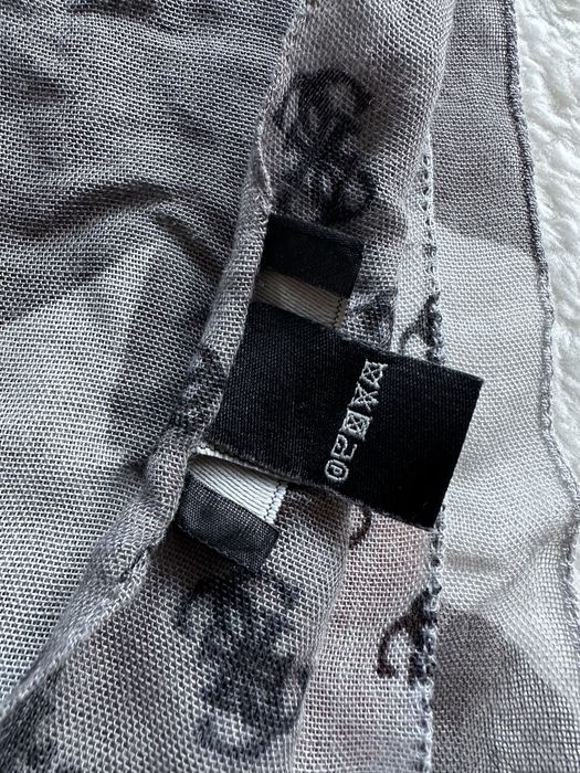 Lenço / cachecol com estampa Guess