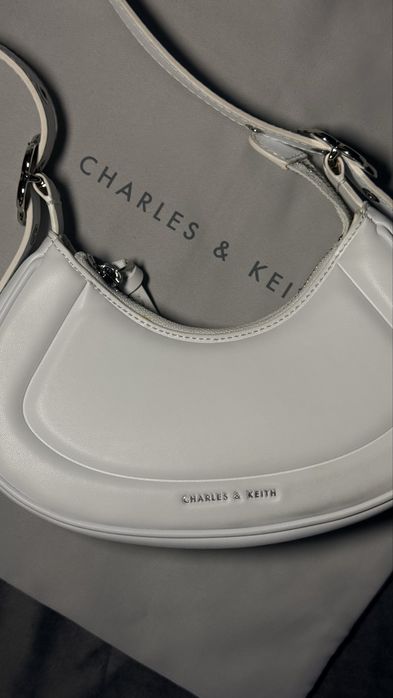 Оригінальна сумка від CHARLES & KEITH Petra, біла