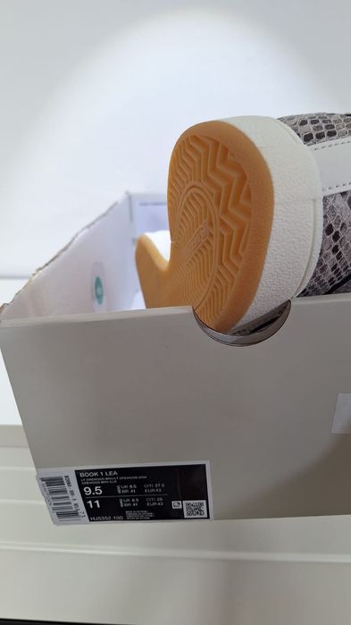 Кросівки Nike BOOK 1 LEA US9.5 EU 43 27.5CM HJ5352 100