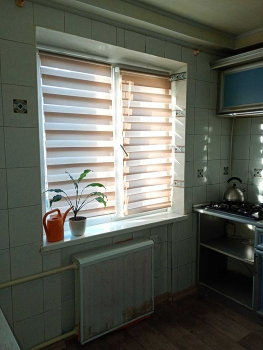 продам трехкомнатную квартиру, ул. Сытова