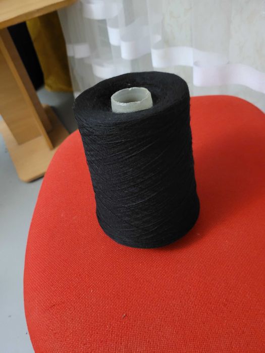 Пряжа полушерстяная в бобинах 600, 800 грамм.