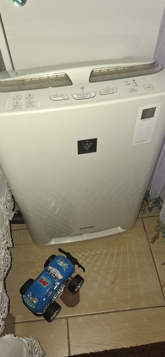 Sprzedam oczyszczacz powietrza sharp