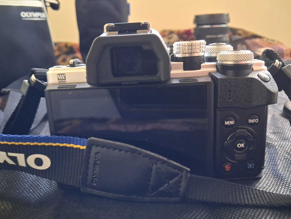Olympus OM-D E-M10 Mark II + Objetivas