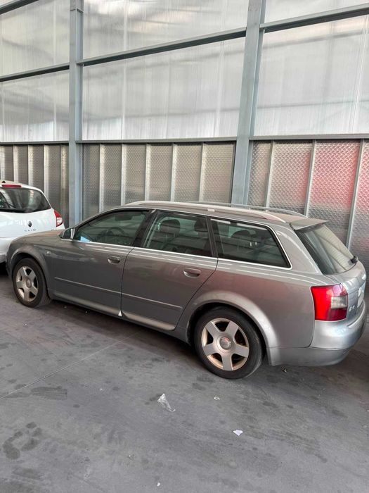 VENDO AUDI A4 2004 B6 (Peças ou reparação)