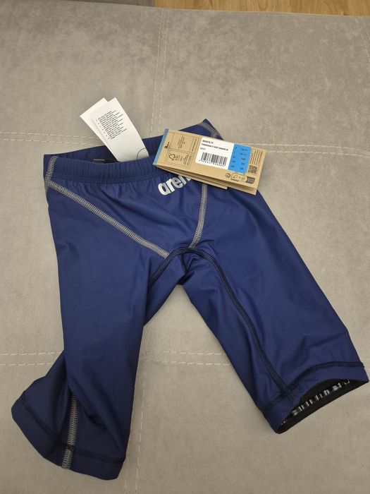 Продам гидрокостюм arena