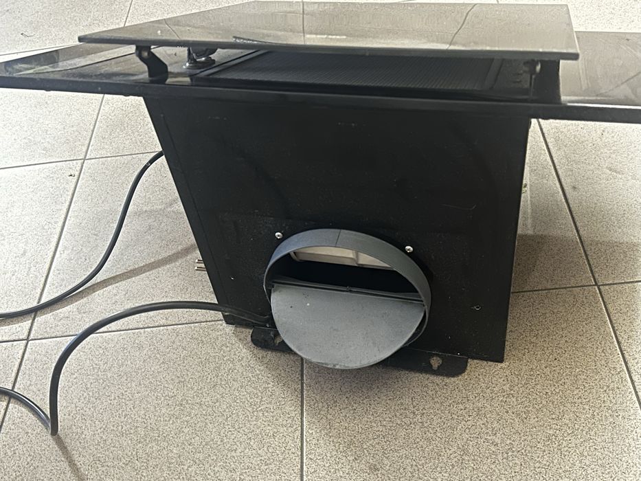 czarny okap kuchenny