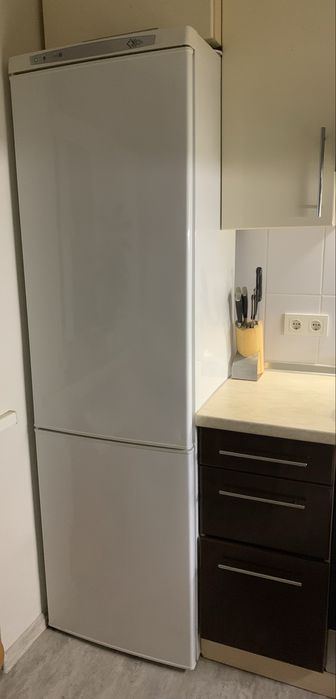 Продам холодильник Swizer