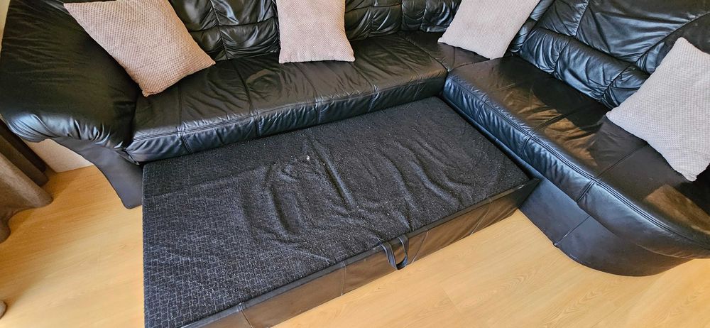 Sofá pele preto com sofá cama