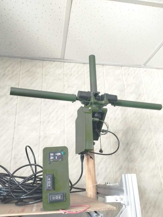 Поворотный механизм 2 осевой для антенн усилителей fpv ретрансляторов