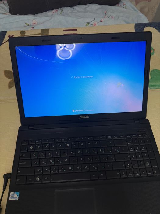 Ноутбук ASUS чорний