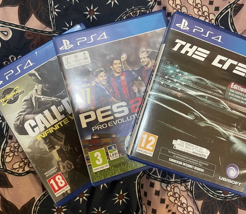 PS4 + 2 Comandos + Jogos