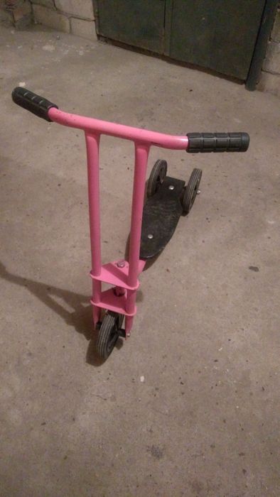 Hulajnoga trójkołowa