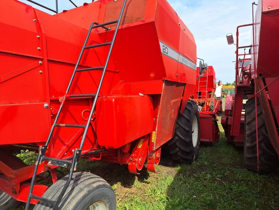 Комбайн Massey Ferguson 20