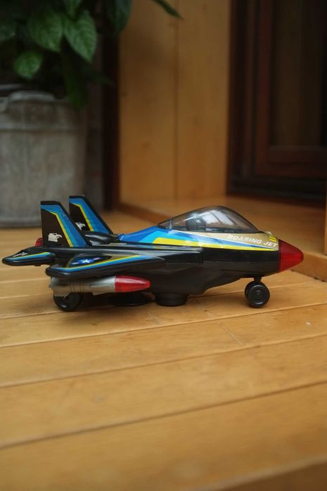 vintage zabawka samolot odrzutowy  roaring tomjet 80s 90s na baterię