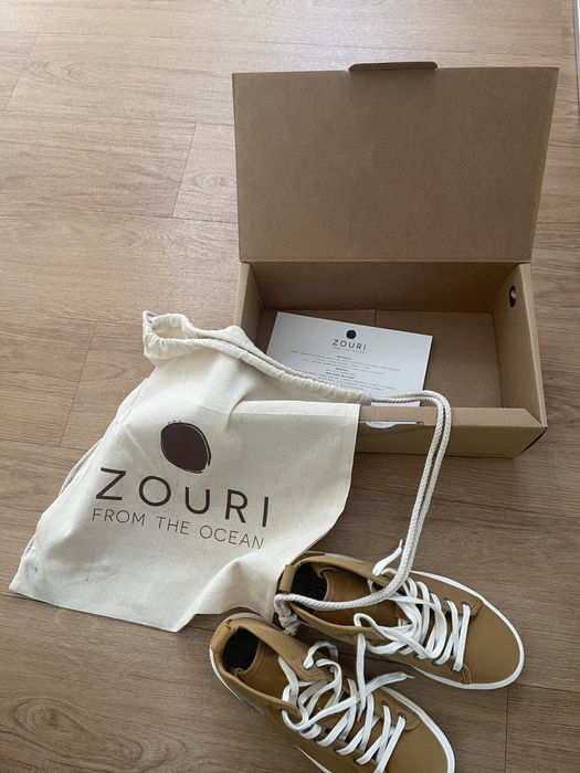 Tenis Zouri novos na caixa