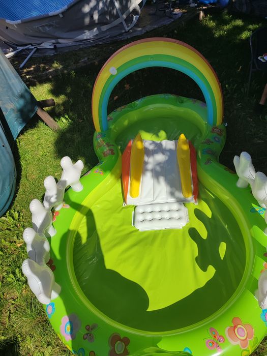 Basen dmuchany INTEX ze zjeżdżalnią