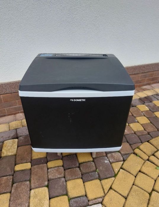 Автомобільний холодильник (фреон/12/220)