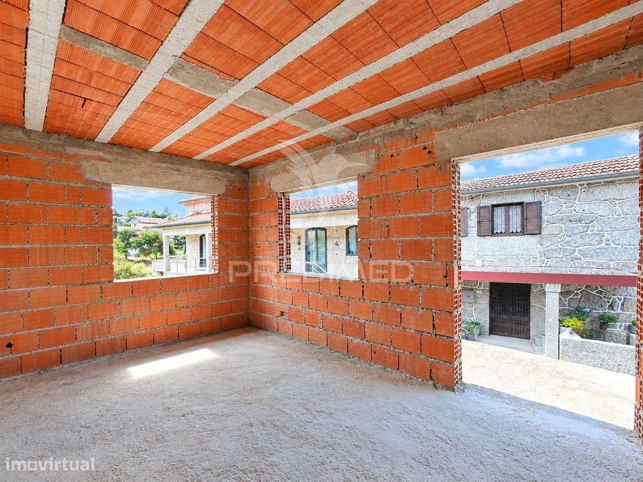 Moradia em Estrutura em Rossas, Vieira do Minho