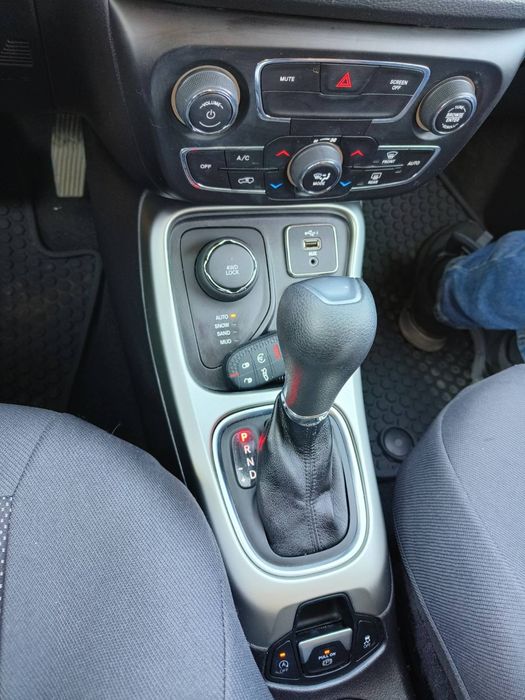 Продам Jeep Compass  Sport (4*4)2021року  2.4L бензин