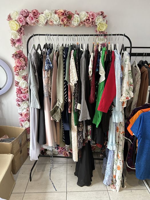 Sprzedam sukienki do dlaszej odsprzedazy 10 zl sztyka nowe i uzywane