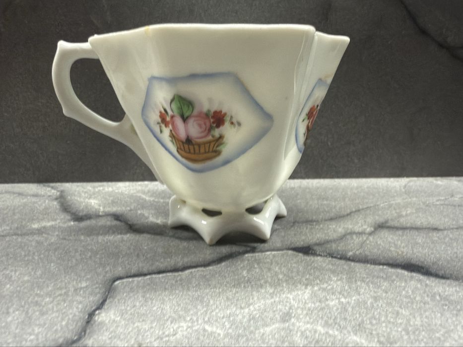 Фарфор кузнецов ,молочник ,сервиз