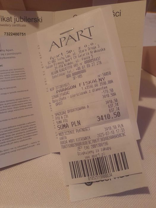 Złoty pierścionek z brylantem