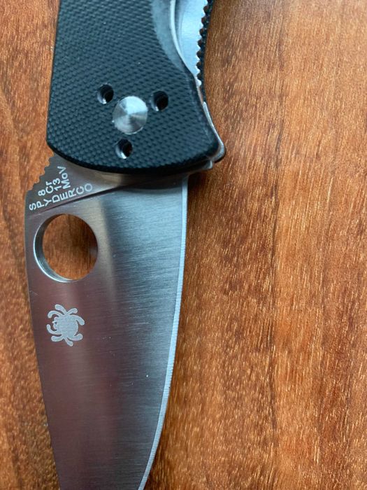 Великолепный Spyderco Tenacious urban city 8Cr13Mov