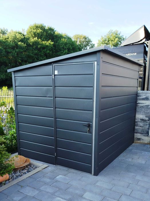 Domek Schowek z Bramą i WIatką