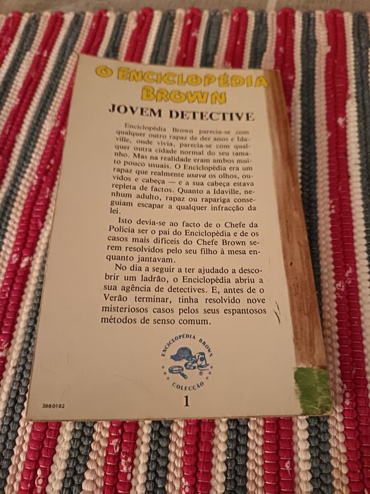 Livro "O Enciclopédia Brown - Jovem Detective"