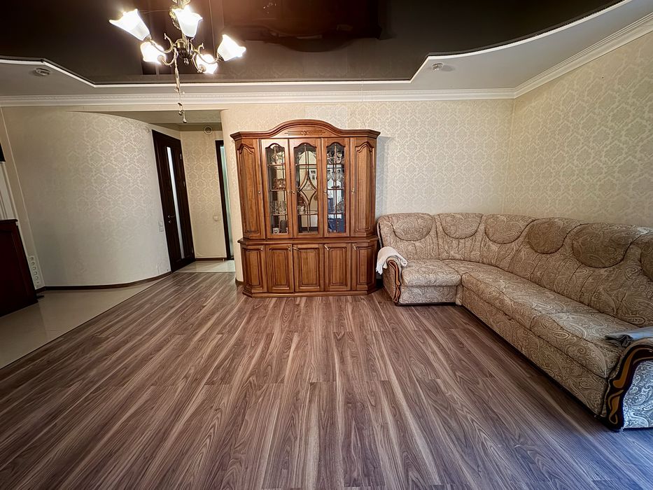 Продається 3х кімнатна квартра 105м2, вул. Дружби Народів 228а