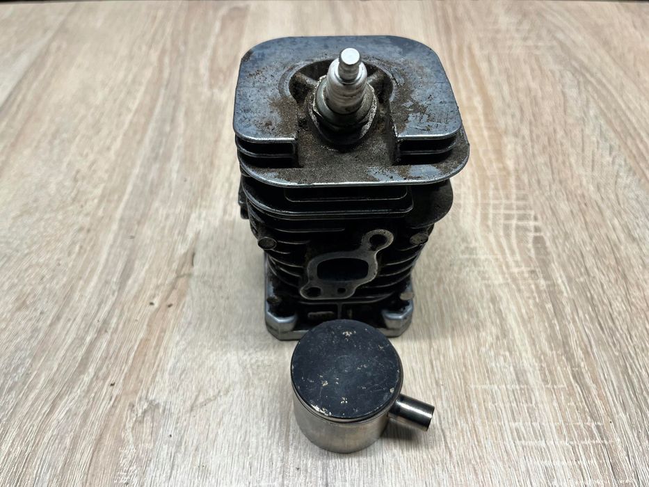 Jonsered Cs 2138 Cylinder Tłok Oryginał Komplet