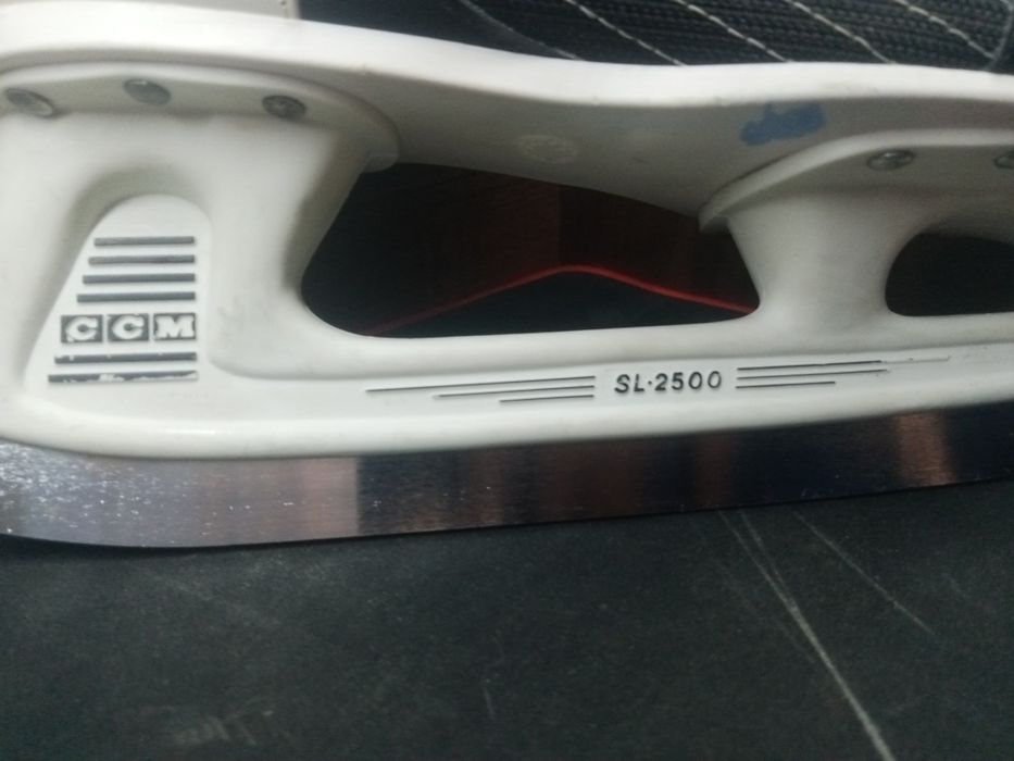 ковзани CCM Super Rapide, Розмір 40-41 EU (Тримач 246 мм)