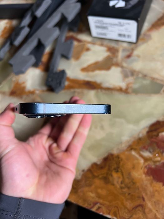 iPhone 13, bateria 84%