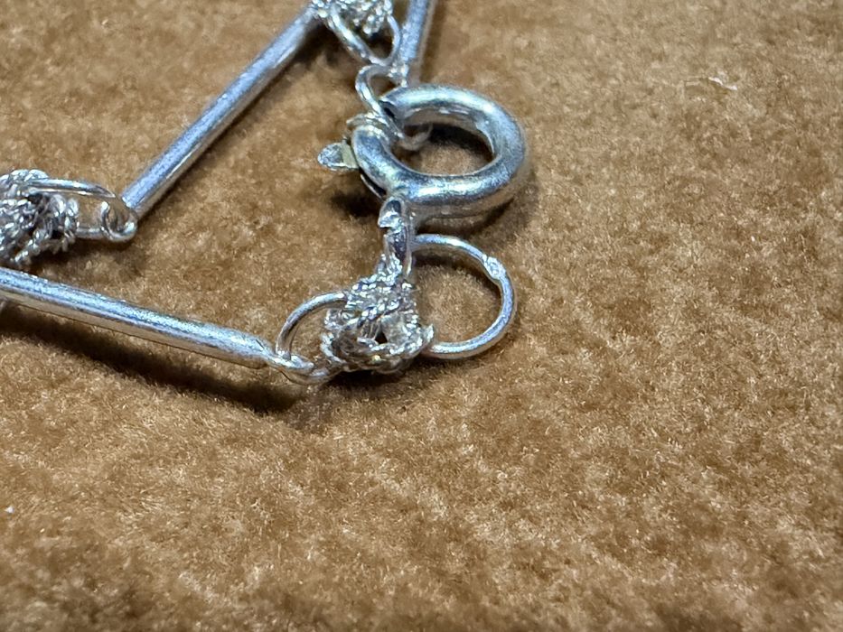 Fii em prata de senhora