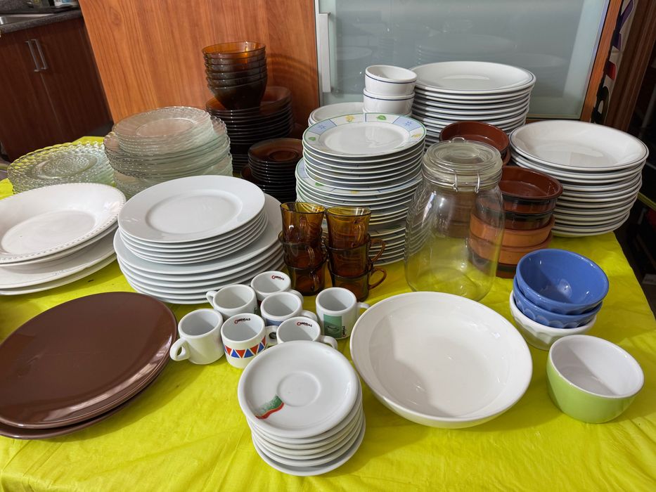 Lote de Loiça de Mesa Variada Nova e Como Nova (Oportunidade