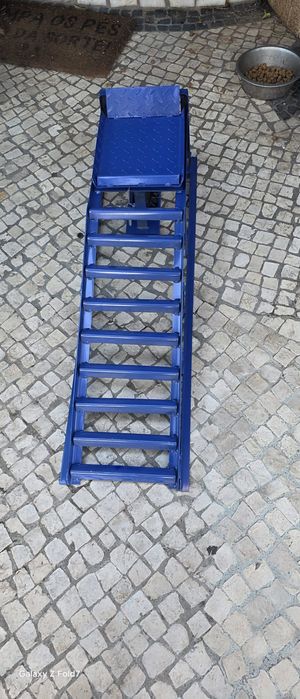Rampas hidráulicas novas  para automóveis