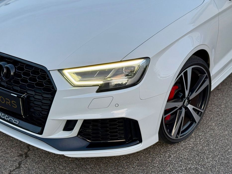 Audi RS3 Limousine 2.5 TFSI quattro S tronic