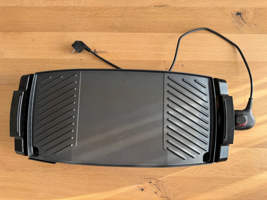 Grill elektryczny Russell Hobbs