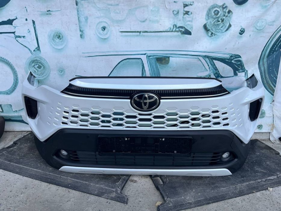 Бампер передній в зборі на Toyota Corolla Cross рестайлінг 25-26 року